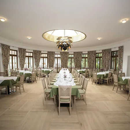Schlossgut Отель
