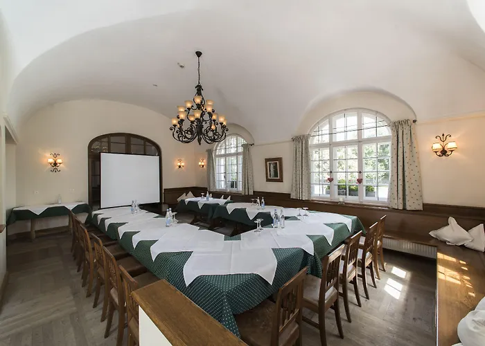 Schlossgut Hotel 3*