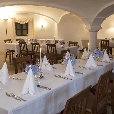 Schlossgut מלון 3*