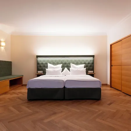 Schlossgut Hotel 3*